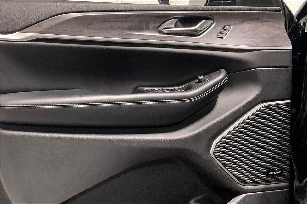 2023 Jeep Grand Cherokee Limited 4x2