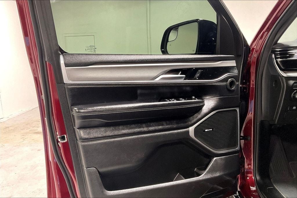 2023 Jeep Wagoneer Series II Carbide 4x4