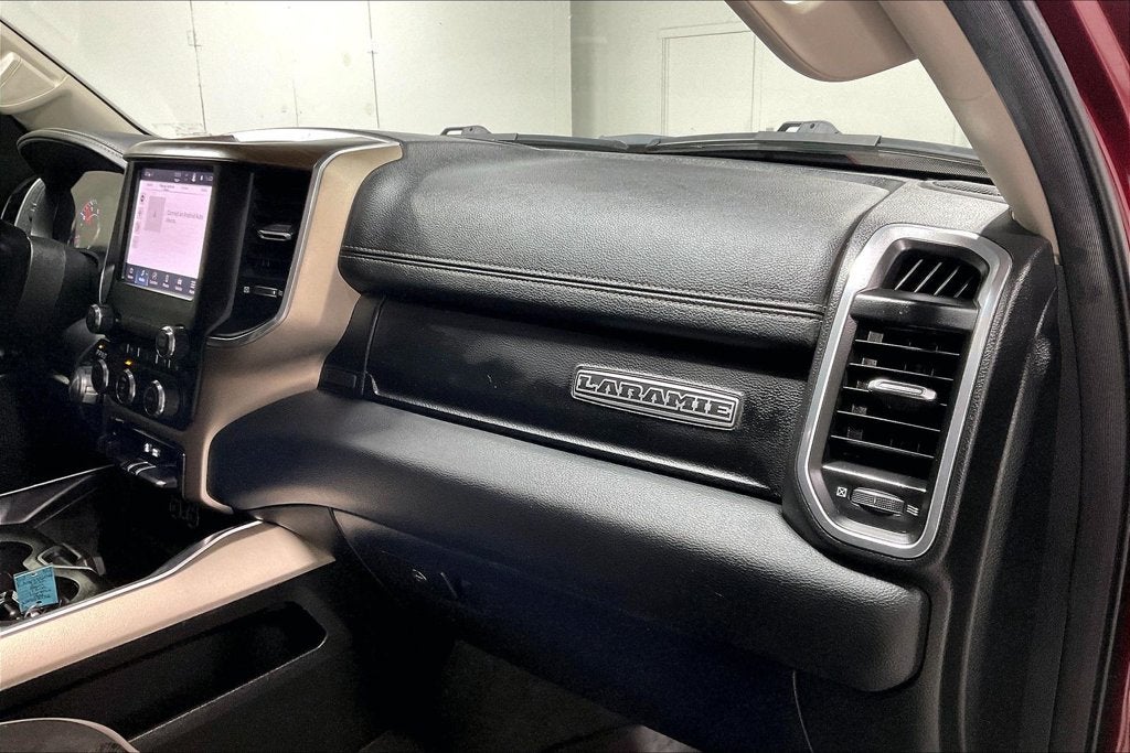 2022 RAM 1500 Laramie Crew Cab 4x2 5'7' Box