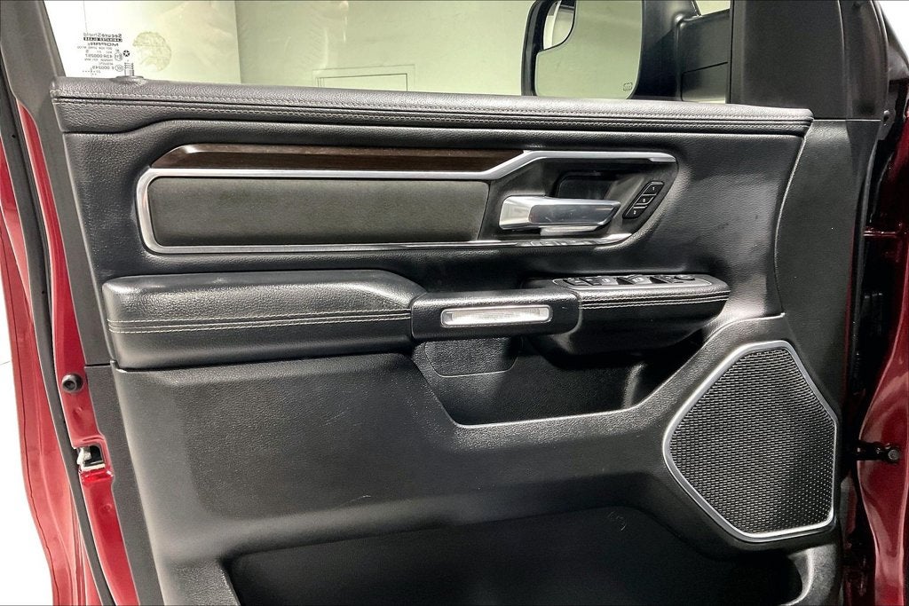 2022 RAM 1500 Laramie Crew Cab 4x2 5'7' Box
