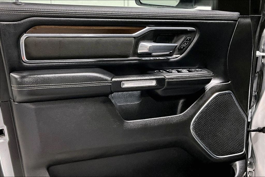 2022 RAM 1500 Laramie Crew Cab 4x4 5'7' Box