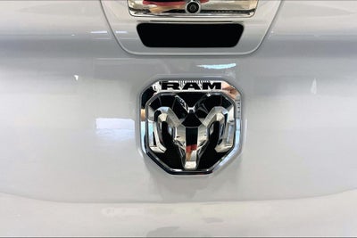 2022 RAM 1500 Laramie Crew Cab 4x4 5'7' Box