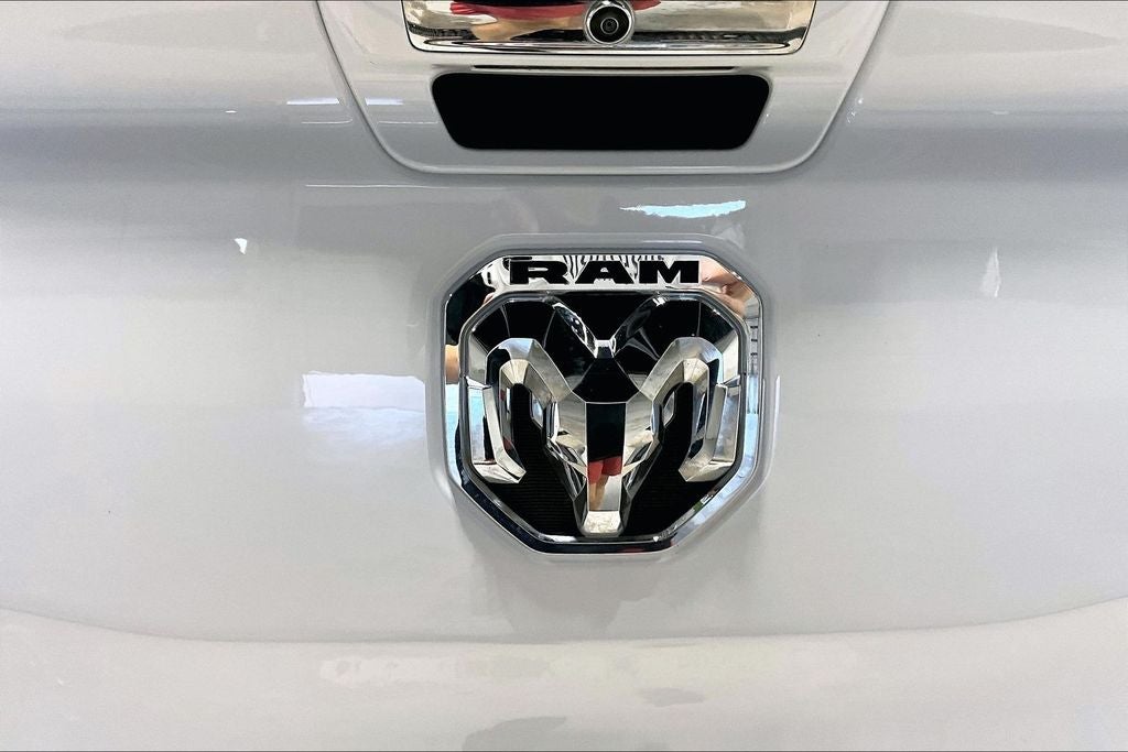 2022 RAM 1500 Laramie Crew Cab 4x4 5'7' Box
