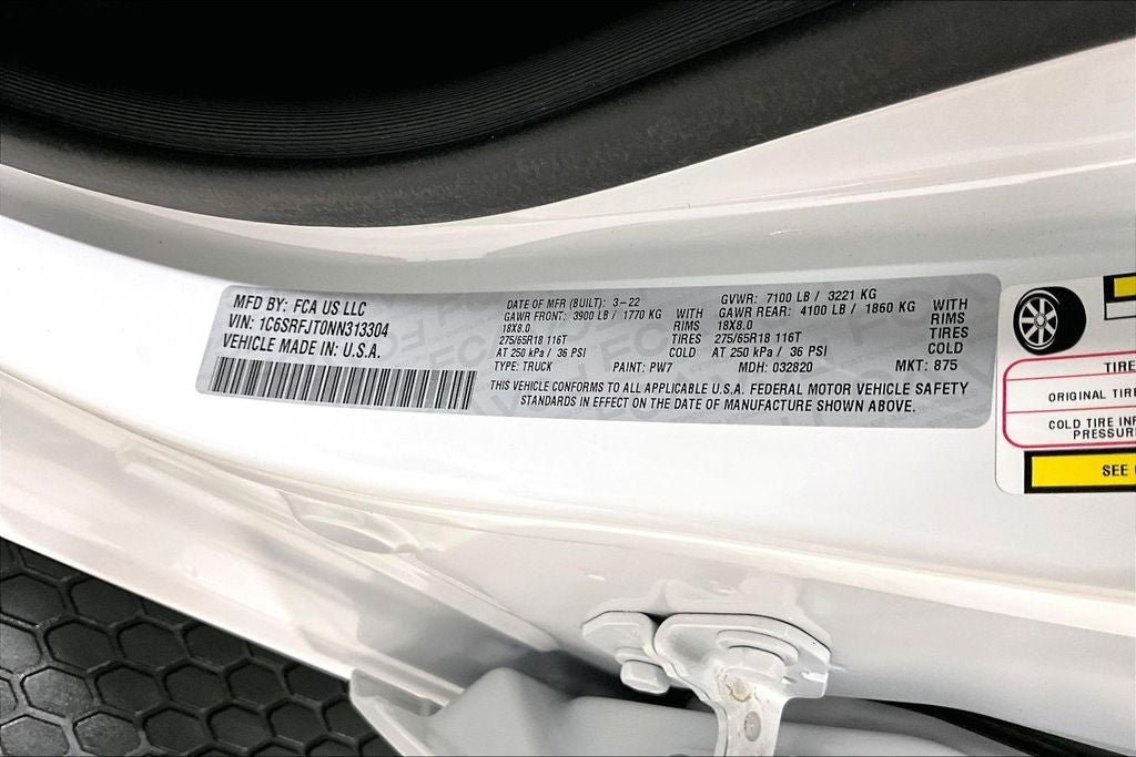 2022 RAM 1500 Laramie Crew Cab 4x4 5'7' Box