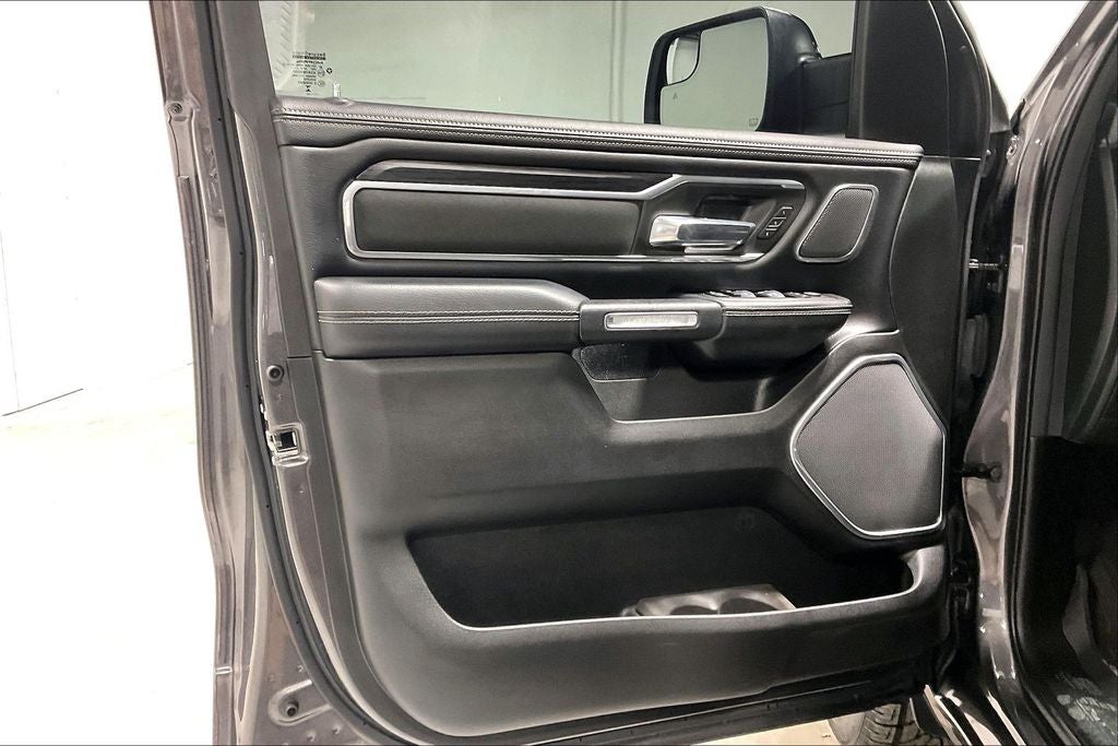 2023 RAM 1500 Laramie Crew Cab 4x4 6'4' Box