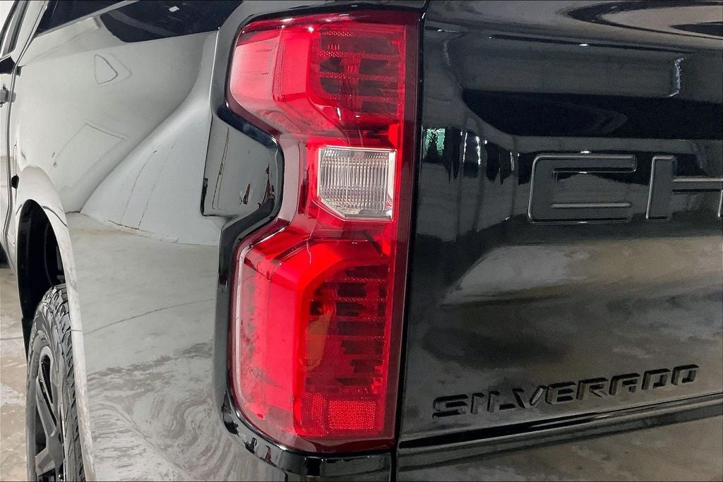 2023 Chevrolet Silverado 1500 2WD Crew Cab Short Bed Custom