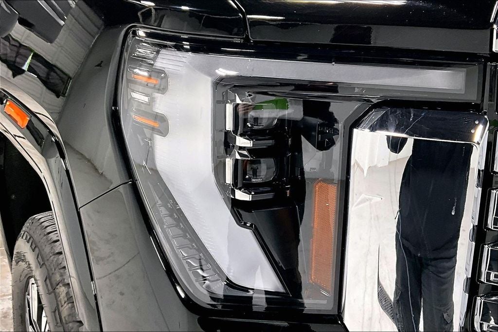 2025 GMC Sierra 3500HD 4WD Crew Cab Standard Bed Denali