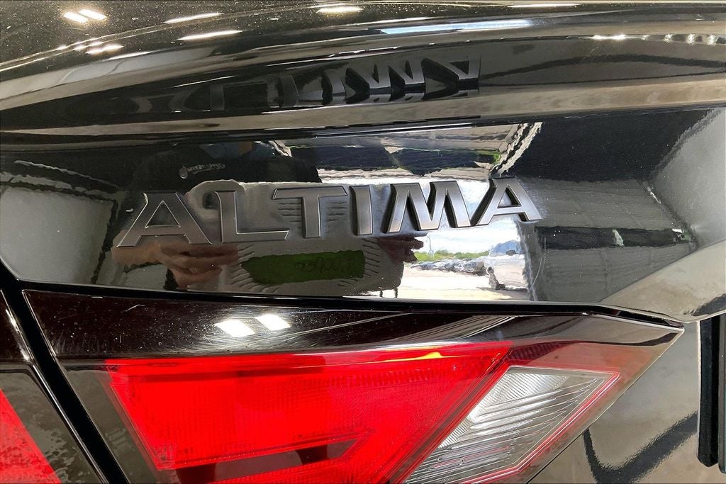 2022 Nissan Altima SR FWD