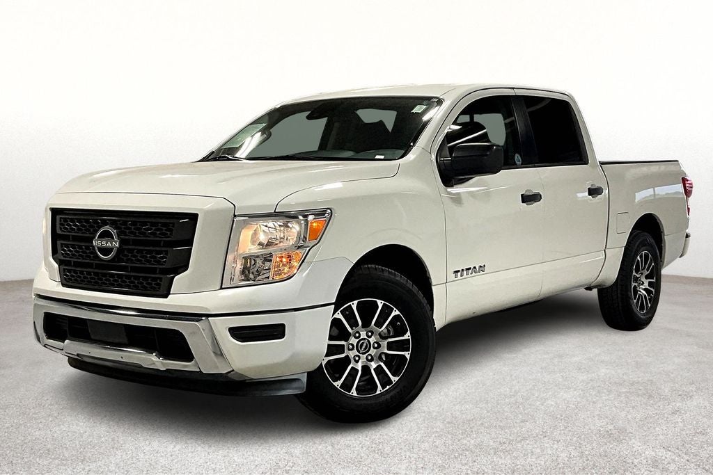 2023 Nissan TITAN Crew Cab SV 4x2