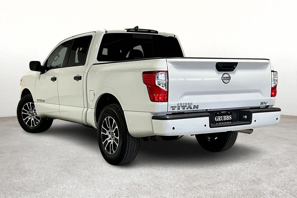 2023 Nissan TITAN Crew Cab SV 4x2