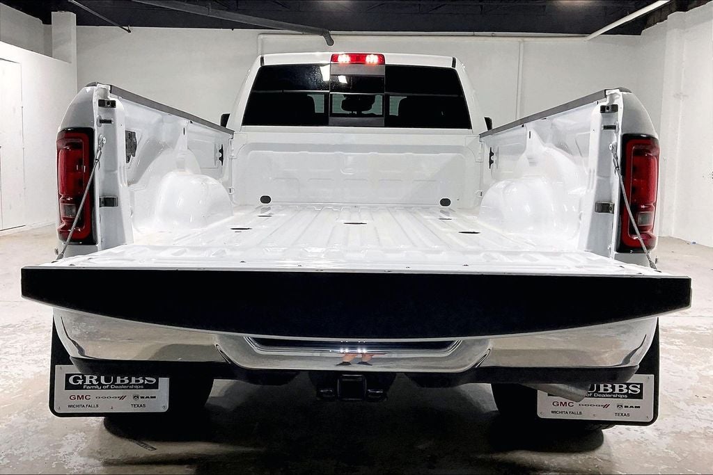 2026 RAM 3500 Tradesman Crew Cab 4x4 8' Box