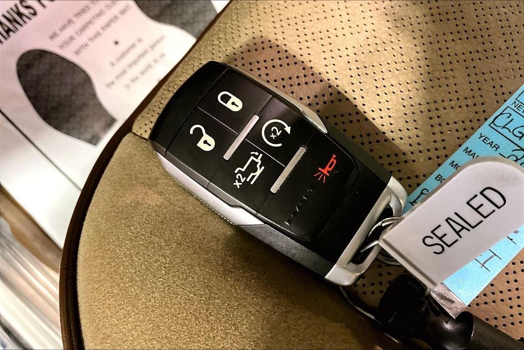 2020 RAM 2500 Laramie Crew Cab 4x4 6'4' Box