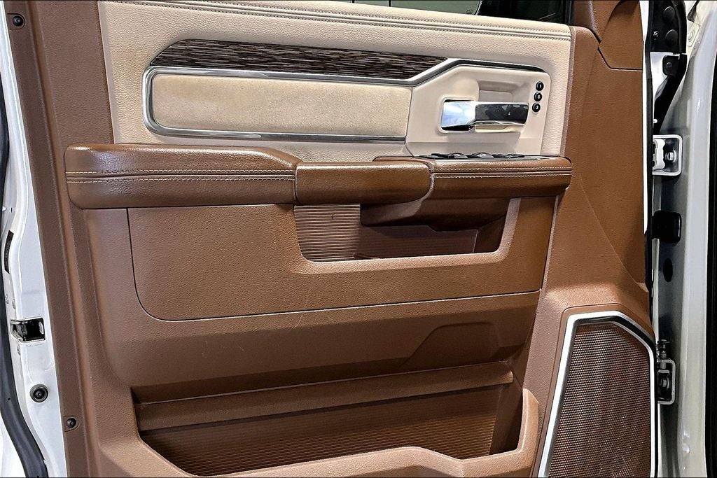 2020 RAM 2500 Laramie Crew Cab 4x4 6'4' Box