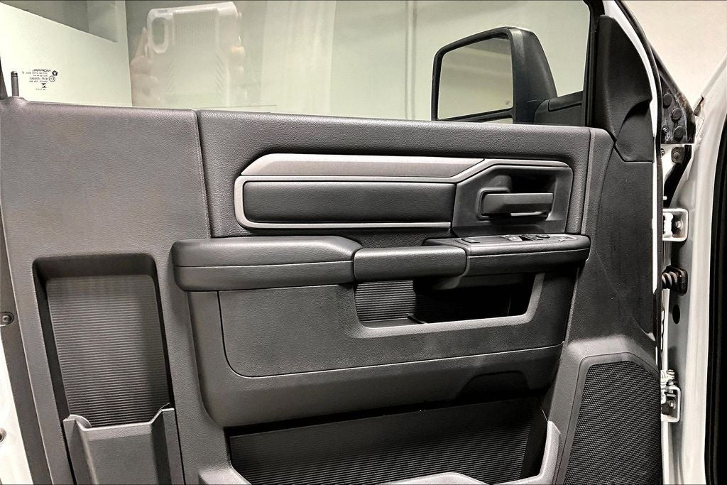 2024 RAM 3500 Chassis Tradesman/SLT