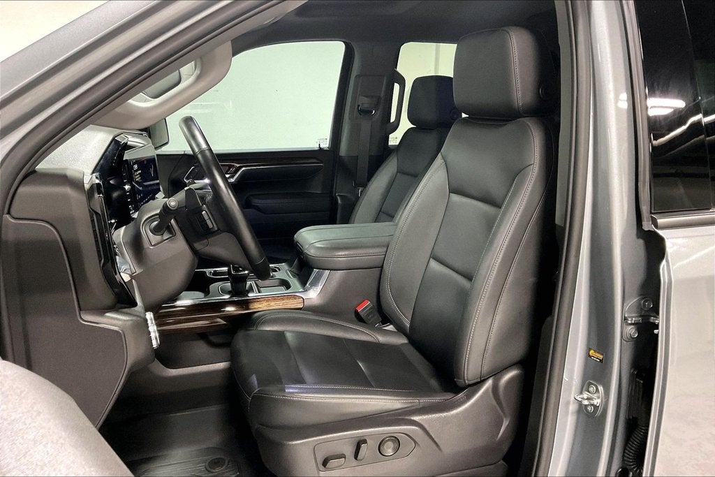 2024 GMC Sierra 1500 4WD Crew Cab Short Box Elevation with 3SB