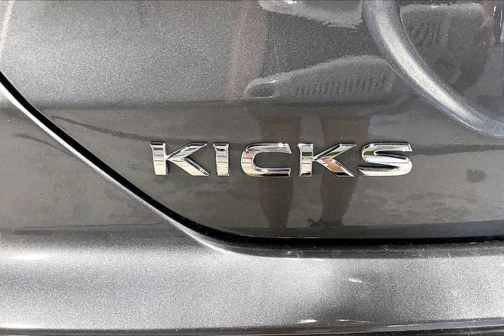 2024 Nissan Kicks S Xtronic CVT