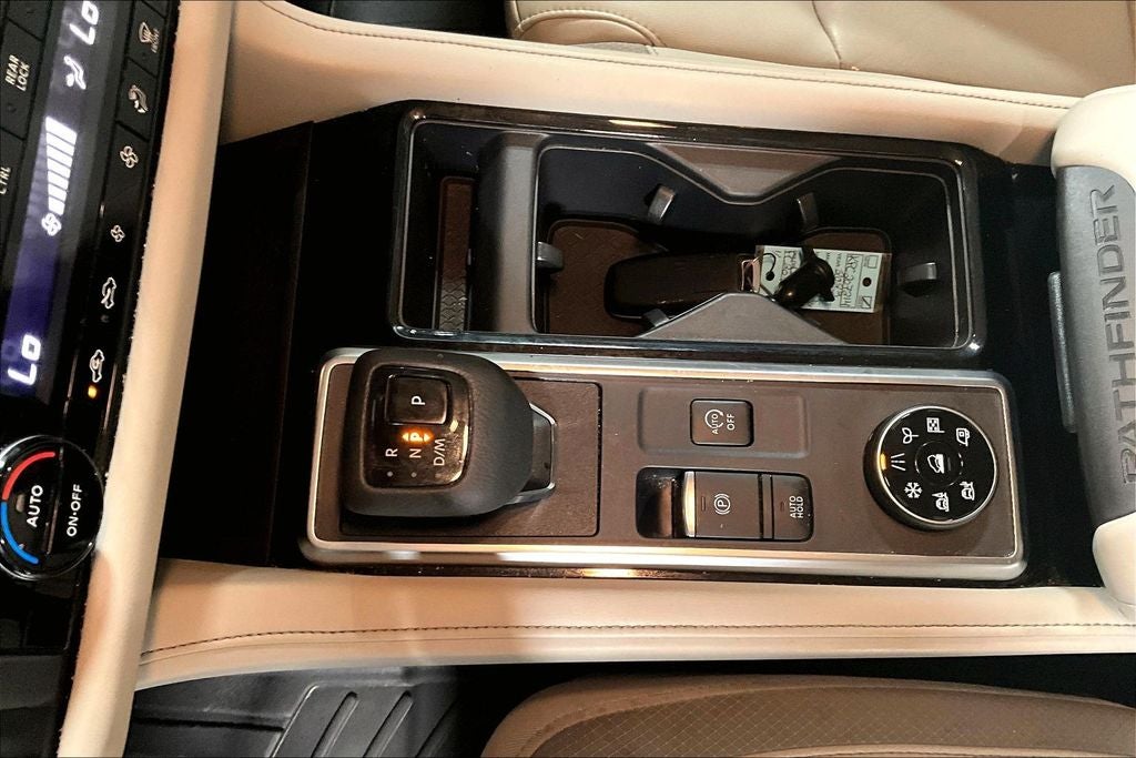 2023 Nissan Pathfinder SL 4WD
