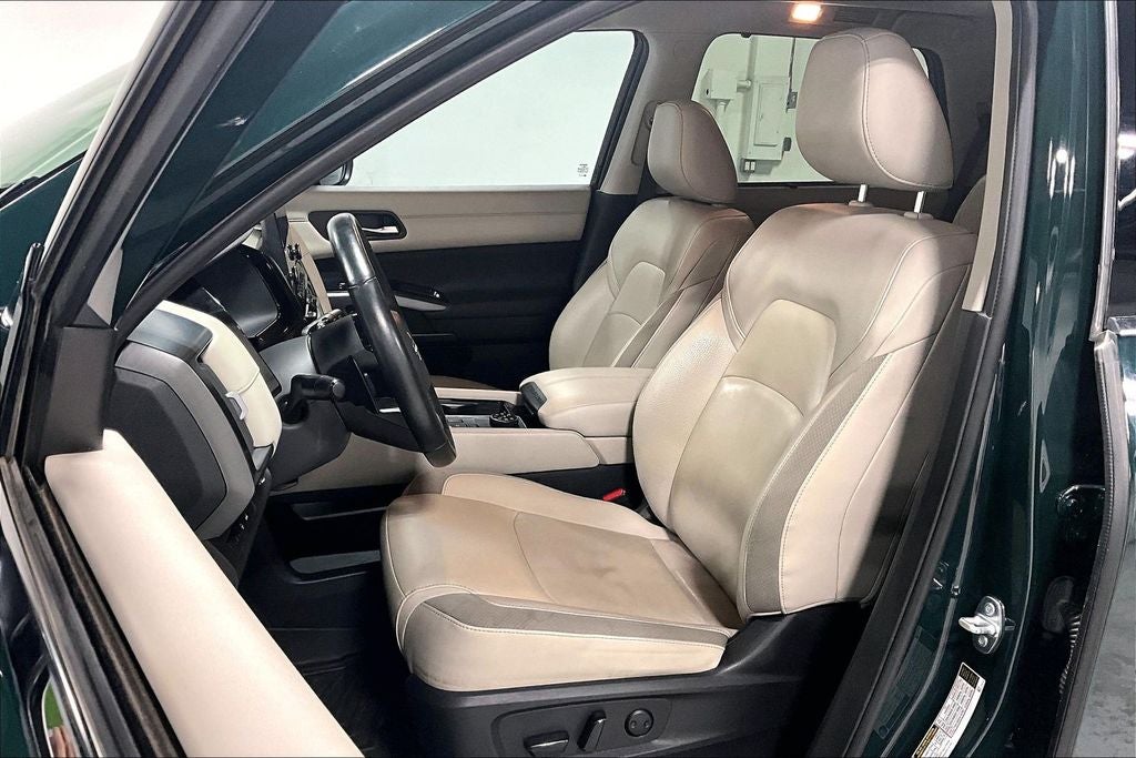 2023 Nissan Pathfinder SL 4WD