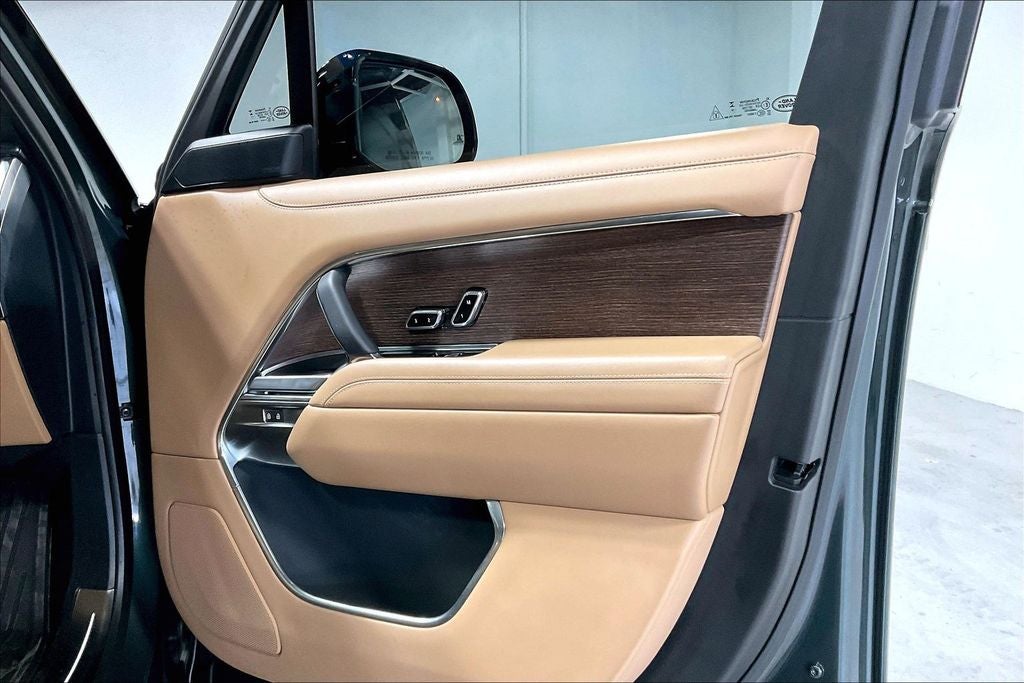 2025 Land Rover Range Rover P400 SE
