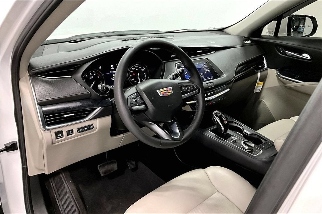 2023 Cadillac XT4 AWD Premium Luxury