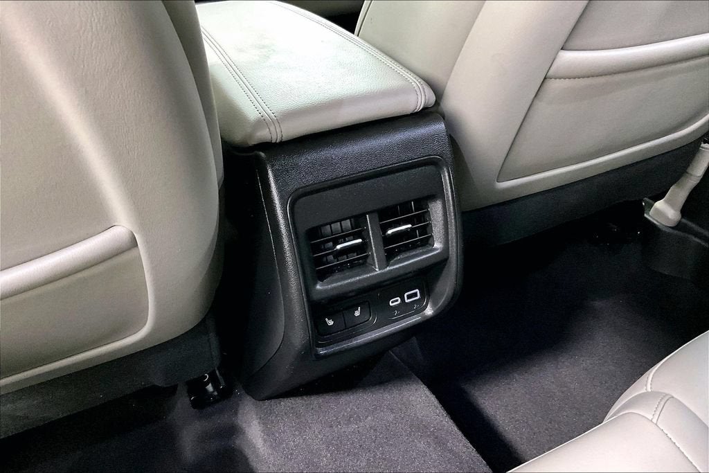 2023 Cadillac XT4 AWD Premium Luxury