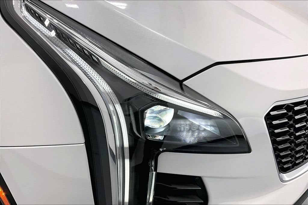 2023 Cadillac XT4 AWD Premium Luxury