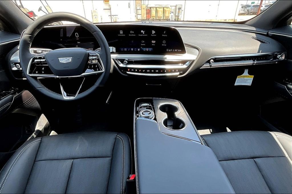 2025 Cadillac LYRIQ Luxury 1