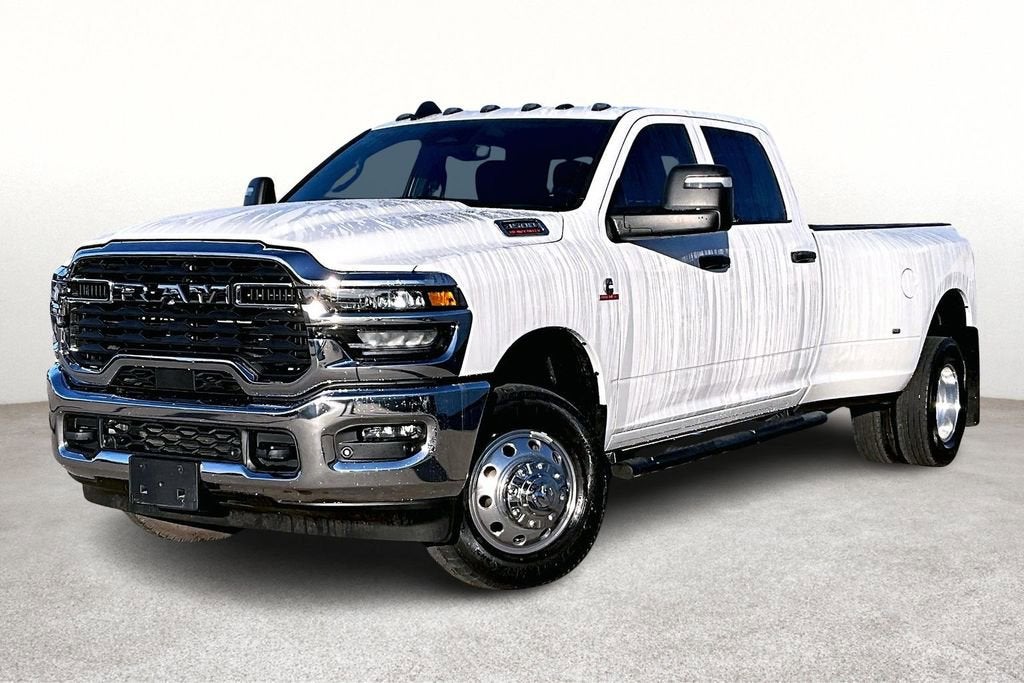 2025 RAM 3500 Tradesman Crew Cab 4x4 8' Box