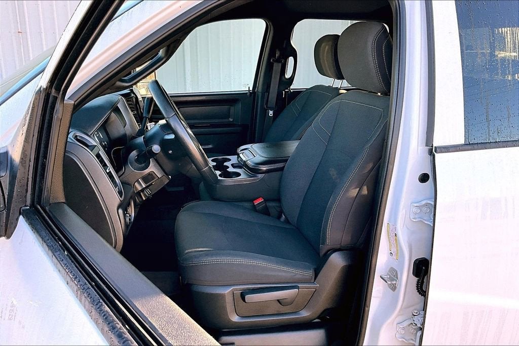 2025 RAM 3500 Tradesman Crew Cab 4x4 8' Box