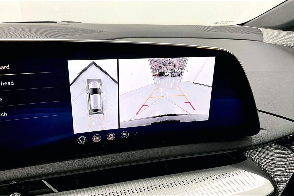 2027 Cadillac OPTIQ Luxury - Photo 16