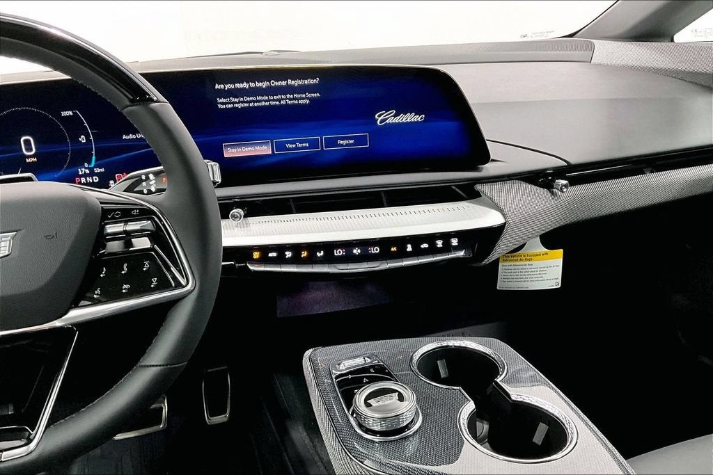 2027 Cadillac OPTIQ Luxury - Photo 17