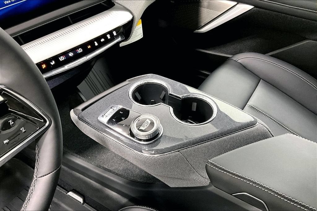 2027 Cadillac OPTIQ Luxury - Photo 21