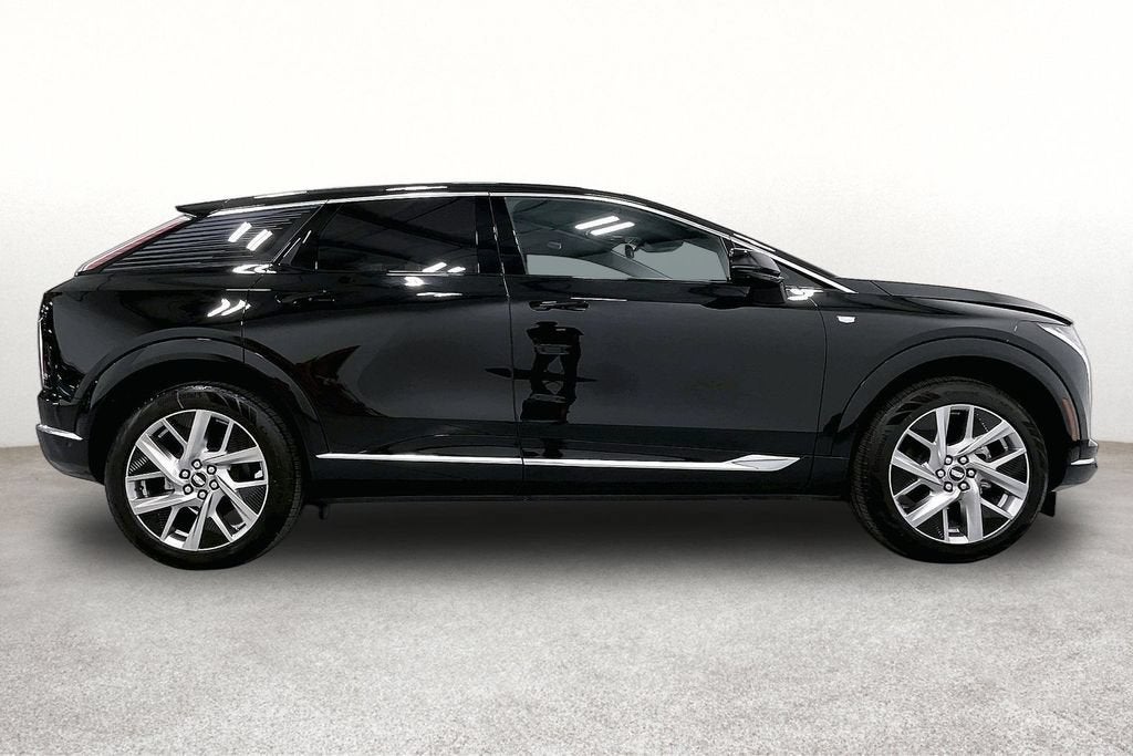 2027 Cadillac OPTIQ Luxury - Photo 8