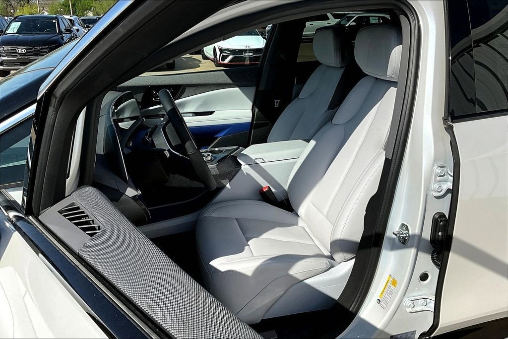 2025 Cadillac OPTIQ Luxury 1