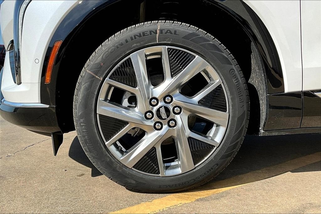 2025 Cadillac OPTIQ Luxury 1