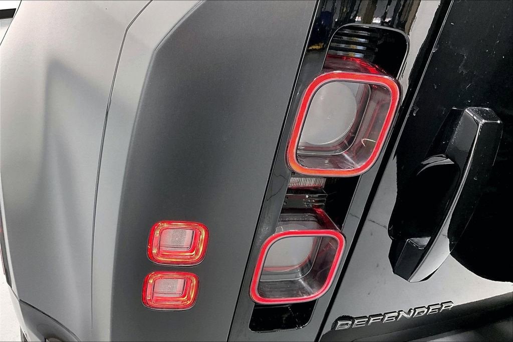 2024 Land Rover Defender Carpathian Edition