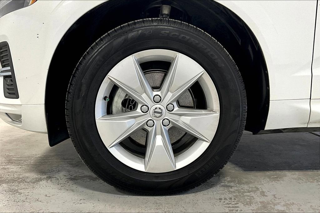 2022 Volvo XC60 Momentum