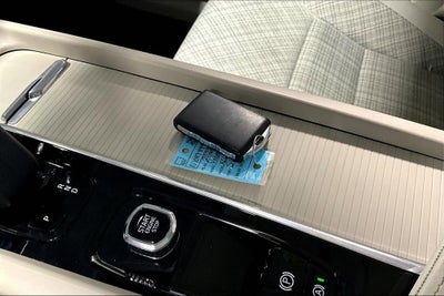 2022 Volvo XC60 Momentum