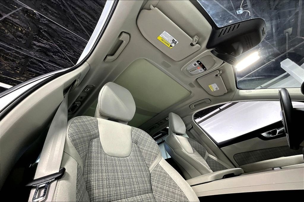 2022 Volvo XC60 Momentum