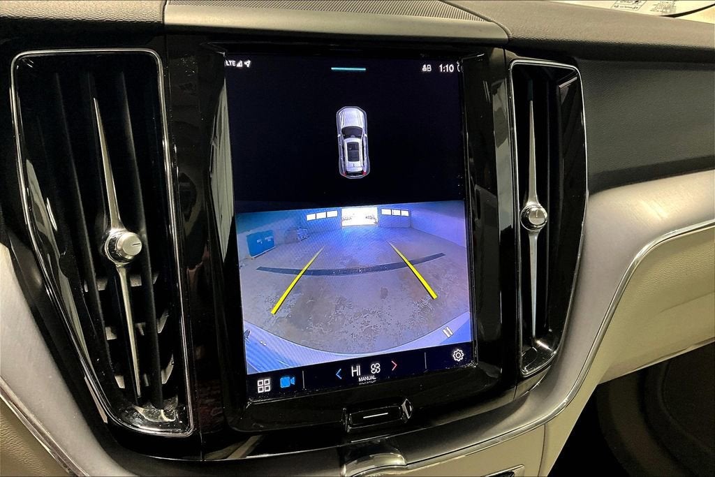 2022 Volvo XC60 Momentum