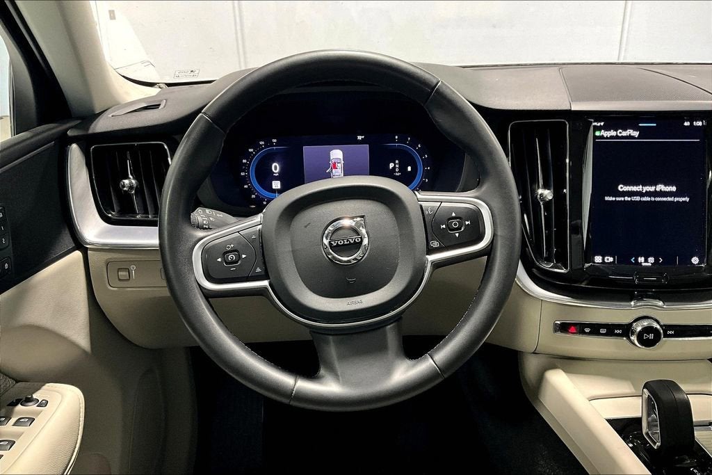 2022 Volvo XC60 Momentum