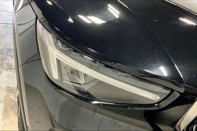 2024 Volvo XC40 B5 Plus Bright Theme