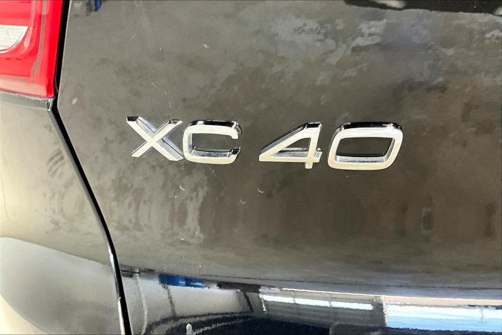 2024 Volvo XC40 B5 Plus Bright Theme